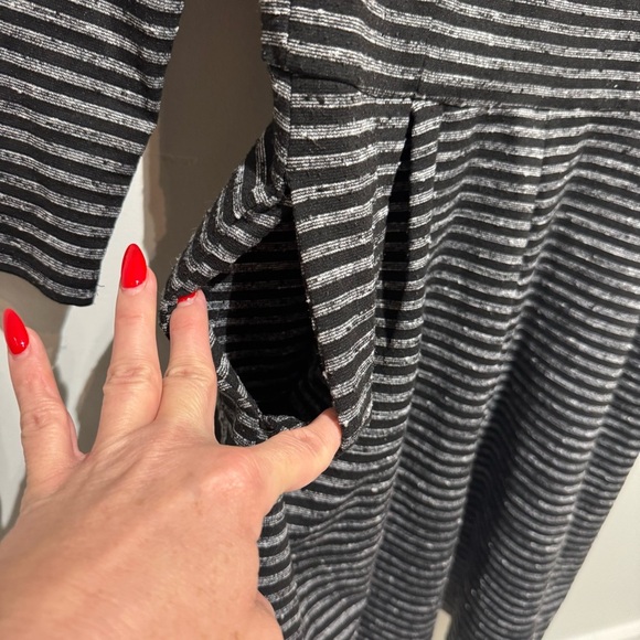 Bundle of 2 Merona  Navy and Black Striped Long Sleeve Dresses. Size Medium - Picture 13 of 16